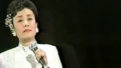 美空云雀 - Love Is Over