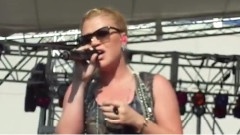 Kelly Clarkson - We Are Young
