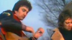 Queen - We Will Rock You