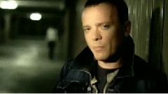 Gigi D'Alessio - Non C'E Vita Da Buttare