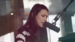 Tizzy Bac - One By One Oh Were Gonna Die