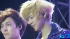 EXO,EXO-M - DKFC Hawak Kamay