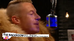 Macklemore & Ryan Lewis - Macklemore In The Backroom