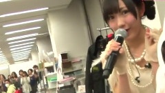 渡边麻友 - AKB48 まゆゆソロ 初ライブは意外な场所 新闻报道 12/03/01