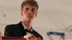 Justin Bieber - Fights Back in The Boxing Ring