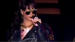 Rihanna - Disturbia