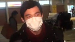 周杰伦 - 周董嘲笑苹果日报记者白痴