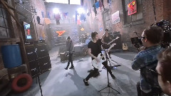 5 Seconds of Summer - She Looks So Perfect (Behind The Scenes)