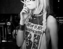 The Pretty Reckless - Miss Nothing