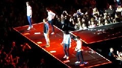 One Direction - What Makes You Beautiful