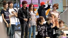 B1A4,Girl's Day - 走秀彩排
