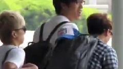 2PM - 韩国机场表演赛跑