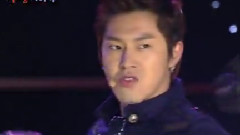 东方神起 - Keep Your Head Down