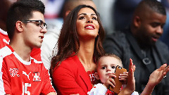 音乐短片 - The Swiss Zhe Dzemaili Beautiful Wife