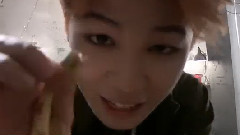 JIMIN(防弹少年团) - 在玩玩具蛇的朴智旻 官网更新