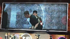 T.O.P(Bigbang),G-Dragon(BigBang),太阳(Bigbang) - 乒乓球游戏