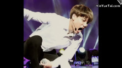 EXO,KAI(EXO) - 发现一只熊宝宝,不甜包退
