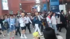 NCT - KIX入境 和饭亲切Say Hello的你团