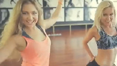 音乐短片 - Зумба тренировка под песню Shakira La La La - Очень красивый танец!