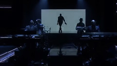 Usher - Crash