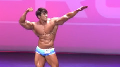 音乐短片 - 肌肉男的舞步