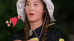 少女时代,Yuri(少女时代) - Yuri吃到蛤蜊肉 露出幸福表情