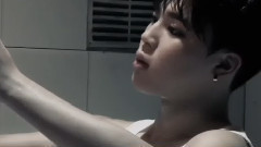 防弹少年团,SUGA(防弹少年团),JIMIN(防弹少年团),J-HOPE(防弹少年团),V(防弹少年团) - 防弹INU MV 部分情节还原 这样你还觉得虐吗?!