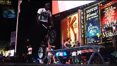 舞蹈视频 - Skrillex And Diplo Beats Knockin