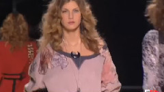 Fashion Show - Chloe Fall Winter 2003-2004