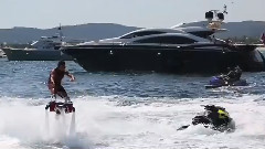 音乐短片 - Yakuro Flying Over Waves