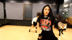 舞蹈视频 - 黑丝小妞模仿Blackpink舞蹈