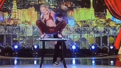 音乐短片 - 最不寻常的体操运动员