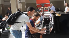 欧美群星 - Improvisation at the train station in paris!