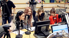 I.O.I - Kiss The Radio