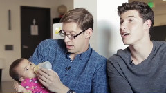Shawn Mendes - Sings To A Baby And Kisses People