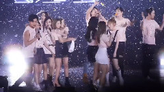 少女时代,太妍(少女时代),YERI(Red Velvet) - Taeyeon and Red Velvet's Yeri Hugging
