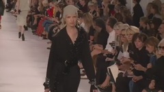 Fashion Show - Maison Margiela's collection with a creative energy ! With interview