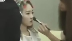 少女时代,太妍(少女时代) - 泰宝宝表演前待机室内CUT一则