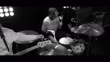 The Neighbourhood - R.I.P. 2 My Youth (Live)