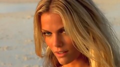 音乐短片 - Sexy Beauty Bikini Get Wet