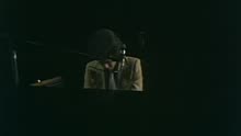 比利·乔 - The Stranger (Live 1977) (Video)
