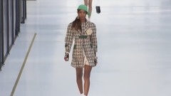Fashion Show - Chanel Spring Summer 2017