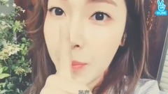 Jessica - Jessica美美的看着镜头