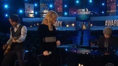 Kelly Clarkson - Tennessee Waltz & A Natural Woman