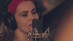 Emmanuelle Seigner - Marche À L'Ombre