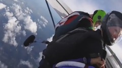 音乐短片 - Прыжки с парашютом в Нижнем Тагиле