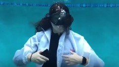 音乐短片 - Apple Iphone 7 Swimming Underwater Waterproof Test In The World