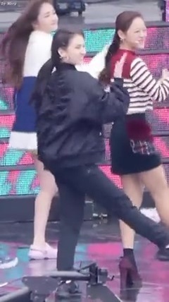 Somi - Pick Me