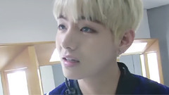 V(防弹少年团) - 官网更新:跟着金泰亨和朴智旻小朋友一起学唱童谣吧