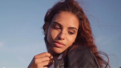 音乐短片 - Las Dos Lunas